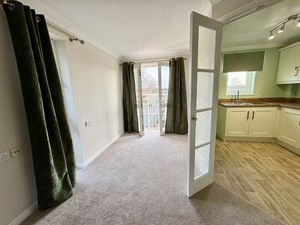 Dining Area - click for photo gallery